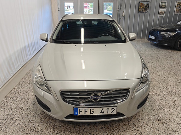 Volvo V60 7 of 15