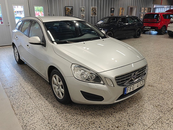 Volvo V60 6 of 15
