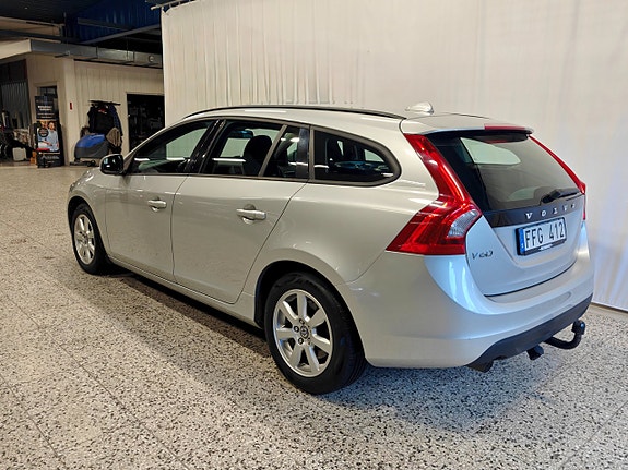 Volvo V60 3 of 15