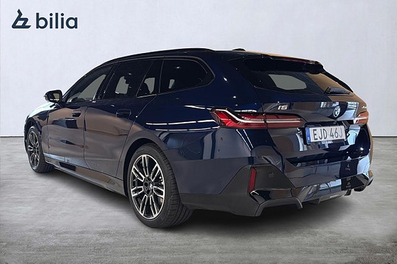 BMW i5 2 of 18