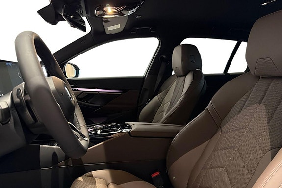 BMW i5 12 of 18