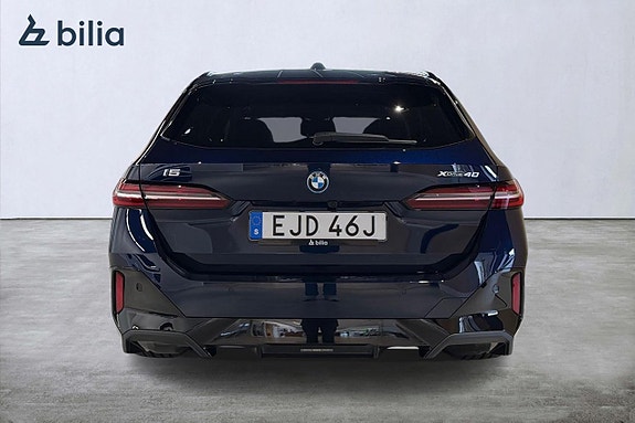 BMW i5 4 of 18