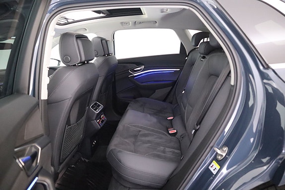 Audi e-tron 14 of 26