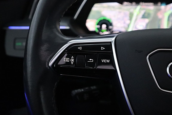 Audi e-tron 18 of 26
