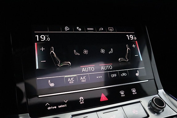 Audi e-tron 24 of 26