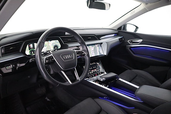 Audi e-tron 11 of 26