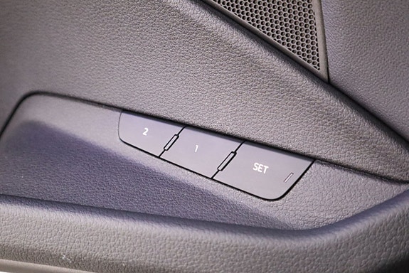 Audi e-tron 16 of 26