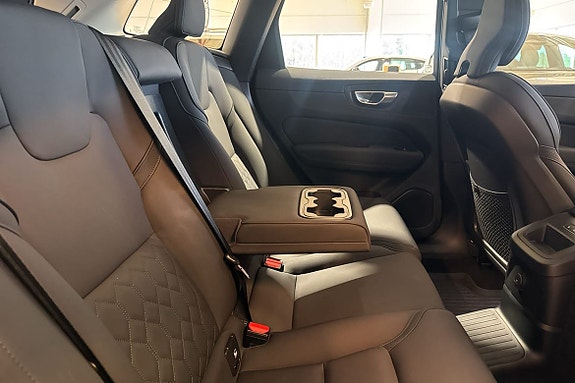 Volvo XC60 26 of 30