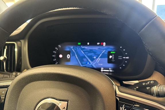 Volvo XC60 16 of 30