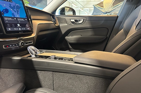 Volvo XC60 23 of 30