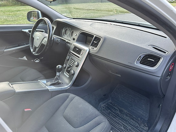 Volvo S60 5 of 6