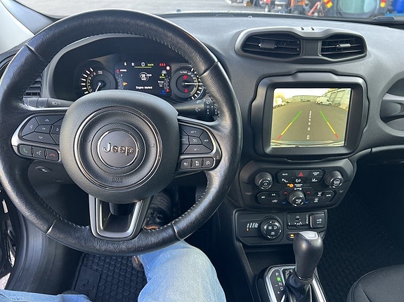 Jeep Renegade 6 of 12
