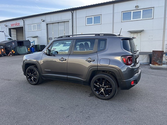 Jeep Renegade 2 of 12