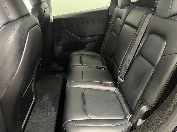 Tesla Model Y 20 of 20