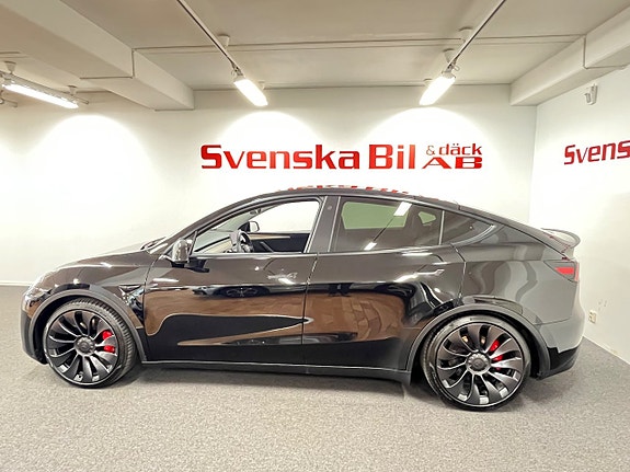 Tesla Model Y 5 of 20