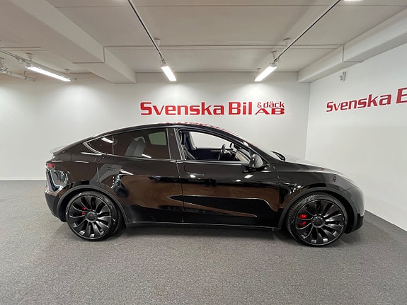 Tesla Model Y 7 of 20