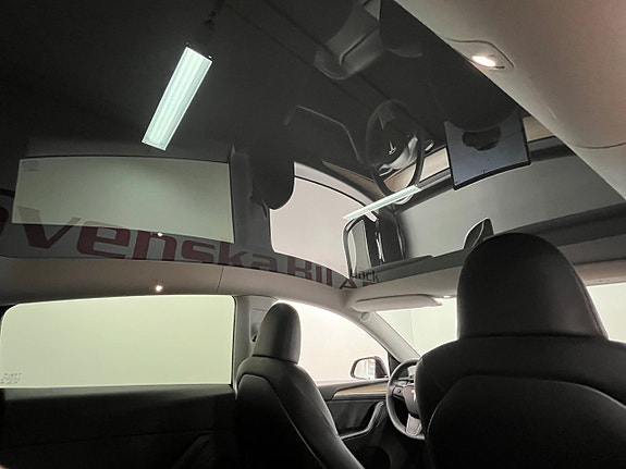 Tesla Model Y 15 of 20