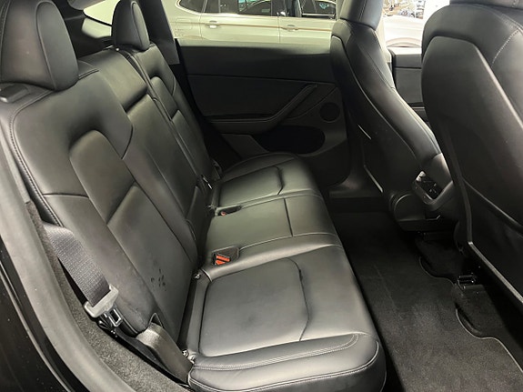 Tesla Model Y 19 of 20
