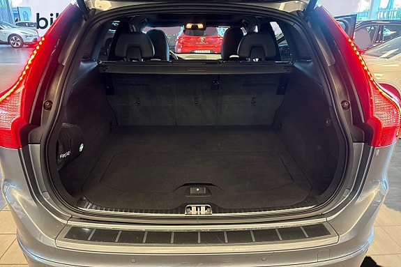 Volvo XC60 12 of 25