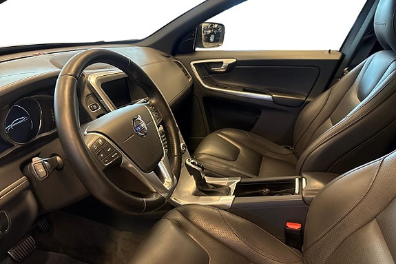 Volvo XC60 13 of 25