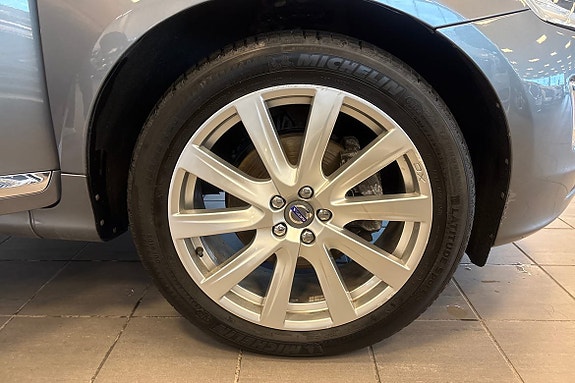 Volvo XC60 17 of 25