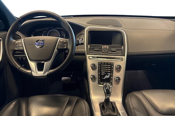 Volvo XC60 10 of 25