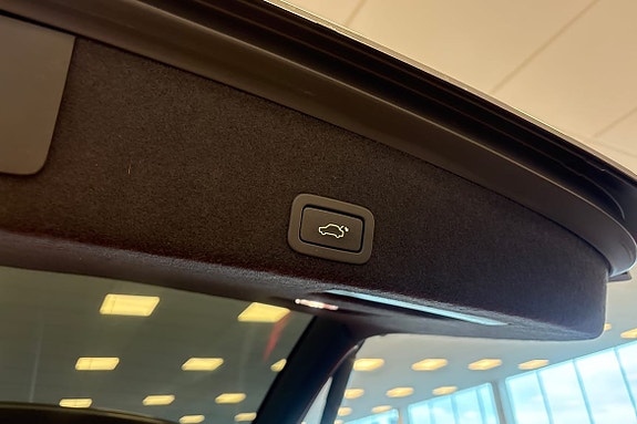 Volvo XC60 19 of 25