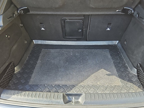 Mercedes-Benz GLA200 d 8 of 9