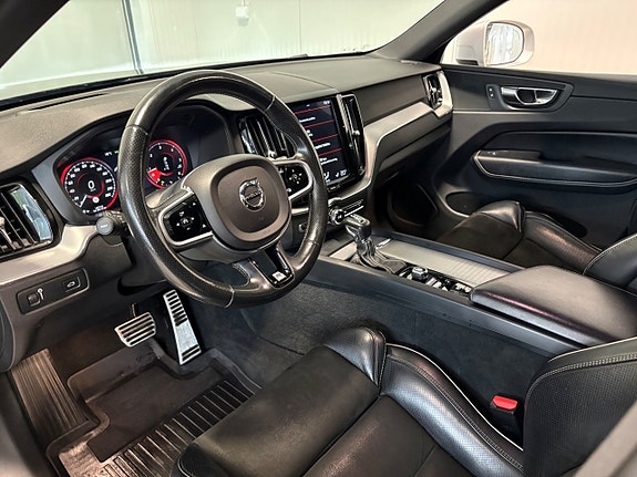 Volvo XC60 7 of 27