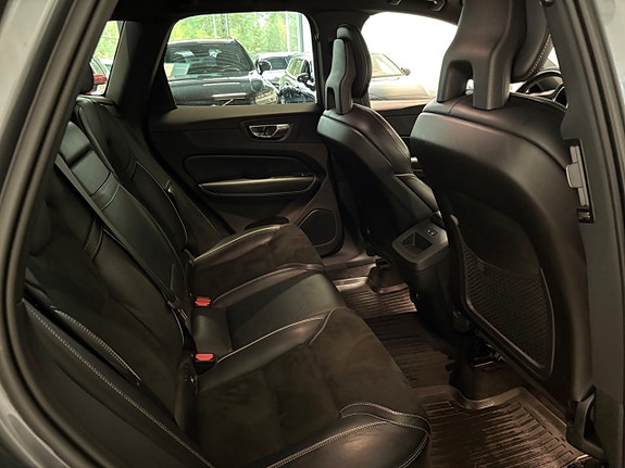 Volvo XC60 22 of 27