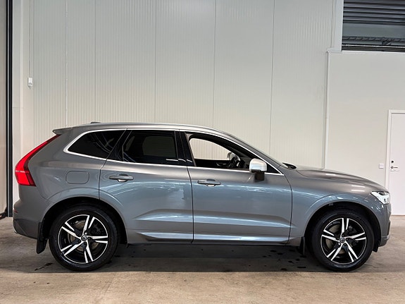 Volvo XC60 2 of 27