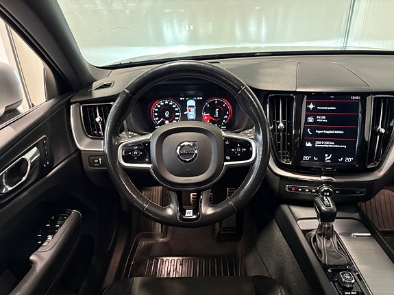 Volvo XC60 10 of 27