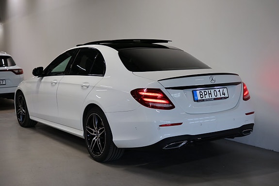 Mercedes-Benz E200 7 of 26