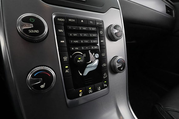 Volvo XC70 23 of 30
