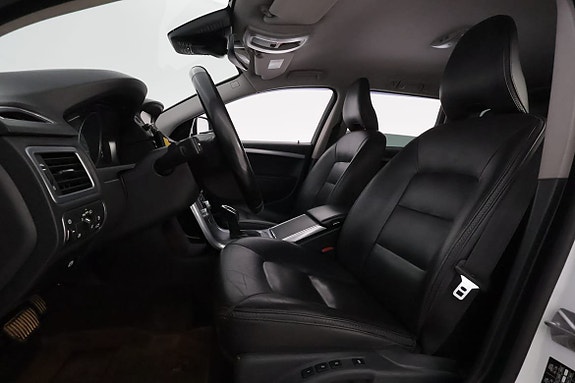 Volvo XC70 11 of 30