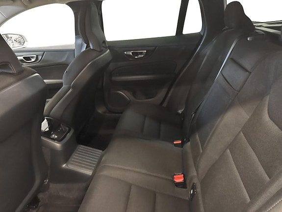 Volvo V60 7 of 13