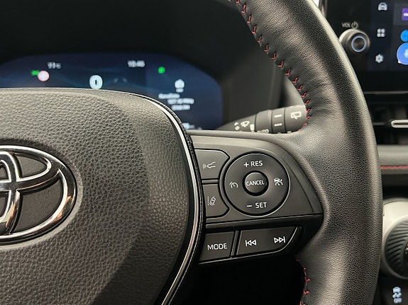 Toyota RAV4 21 of 30