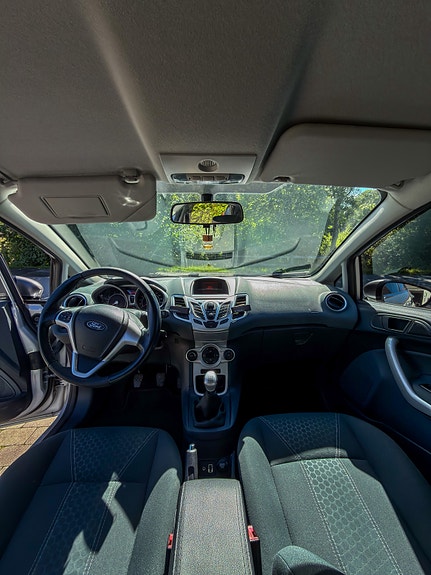 Ford Fiesta 5 of 8