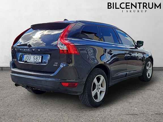 Volvo XC60 2 of 8
