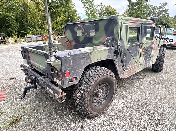 Militärjeep HUMMER H1 5 of 6