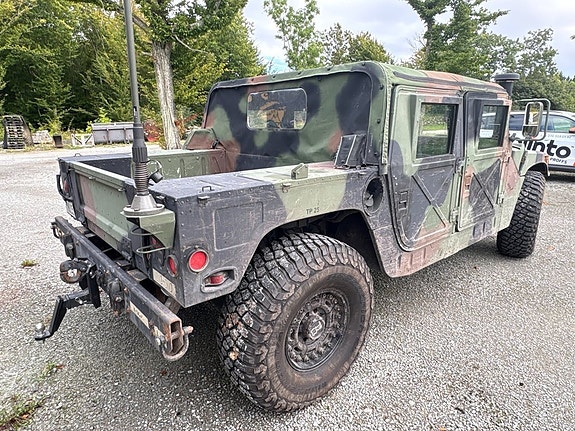 Militärjeep HUMMER H1 6 of 6