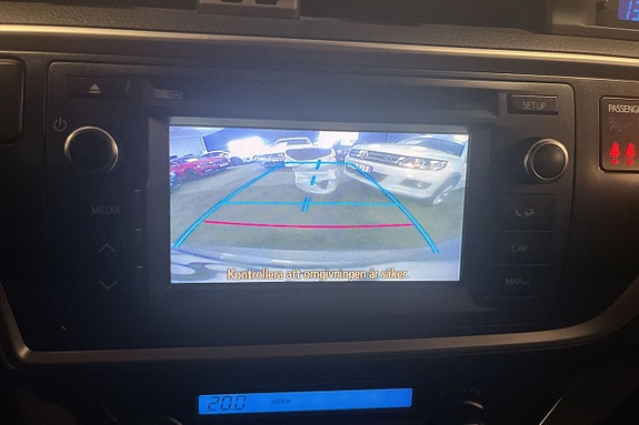 Toyota Auris 15 of 17