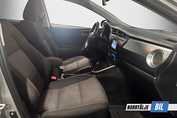 Toyota Auris 11 of 17