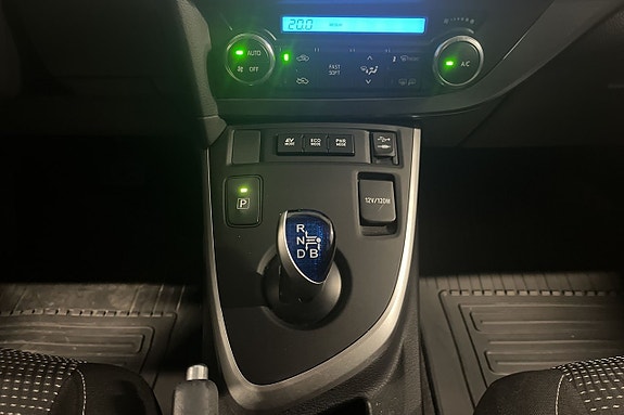 Toyota Auris 13 of 17