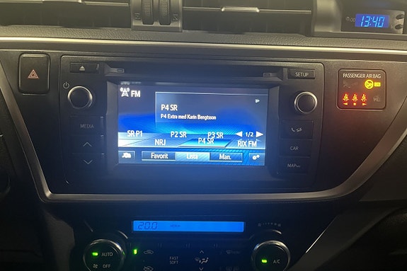 Toyota Auris 14 of 17