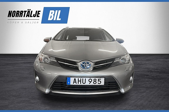 Toyota Auris 7 of 17