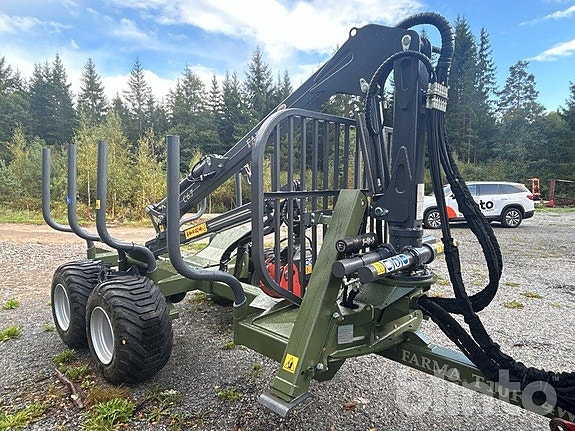 Skogskärra med kran Farma T10F 4WD 2 of 6