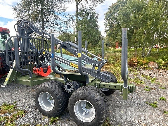 Skogskärra med kran Farma T10F 4WD 4 of 6