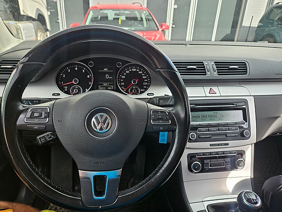 Volkswagen Passat 8 of 8