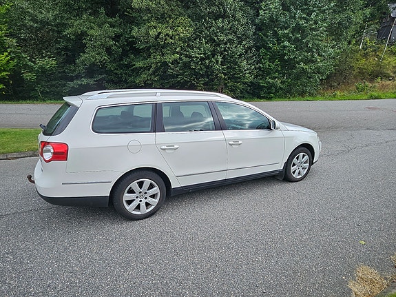 Volkswagen Passat 4 of 8